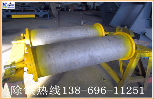 1.干式乐鱼网页版-乐鱼（中国）官方
采用人民共和国机械工业标准“JB / 7895-1999”,采用稀土复合磁性系统,并采用高强度胶(J-39)粘结和环氧灌注,磁性表面用不锈钢加强胶胶挂胶,不脱落.气缸两端的密封垫圈涂有塑料密封,确保无水;整体采用先进的技术和合理的结构.经过特殊设计,使的磁场强度分布更为合理,分选效果更明显. 　　2.此碎钢磁选机永磁筒体机身通过特殊设计,不易堵塞材料,运行材料.通过半逆流类型.